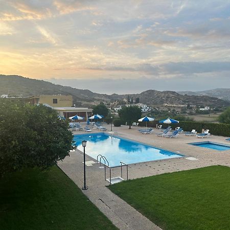 Klimataria B2 Apartment Pissouri Bagian luar foto