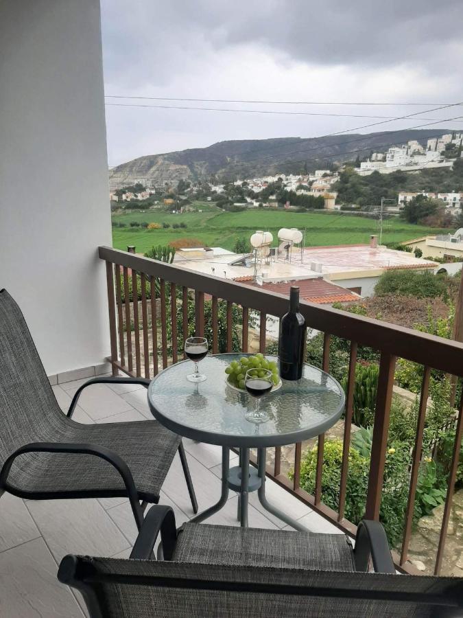 Klimataria B2 Apartment Pissouri Bagian luar foto