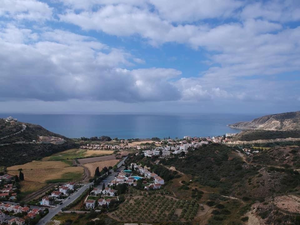 Klimataria B2 Apartment Pissouri Bagian luar foto