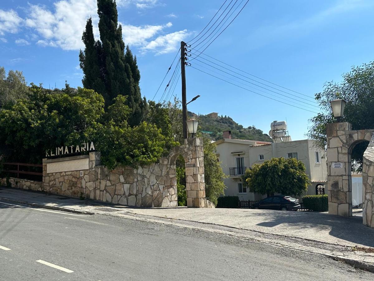 Klimataria B2 Apartment Pissouri Bagian luar foto